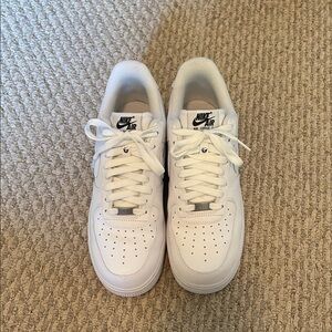 Women’s Nike Air Force 1 White Sneakers 10.5